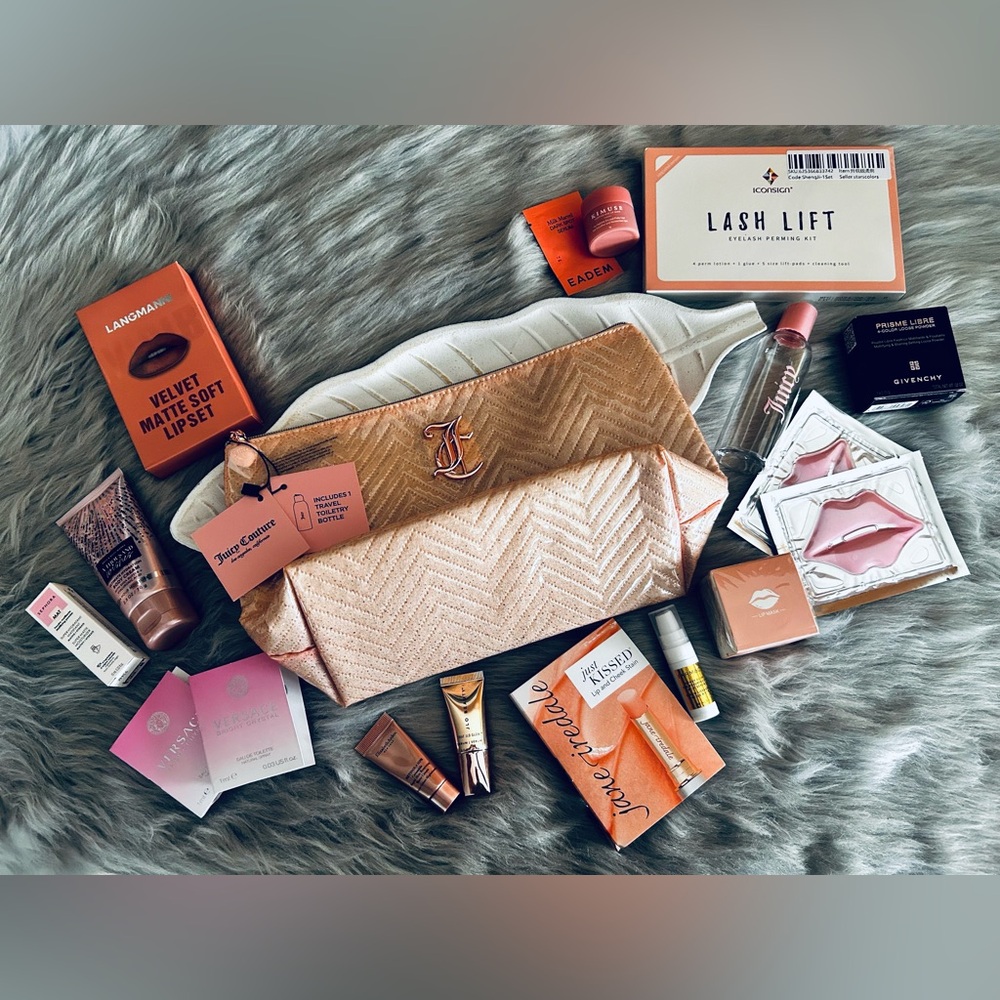 NEW - Juicy Couture make up/skincare bundle